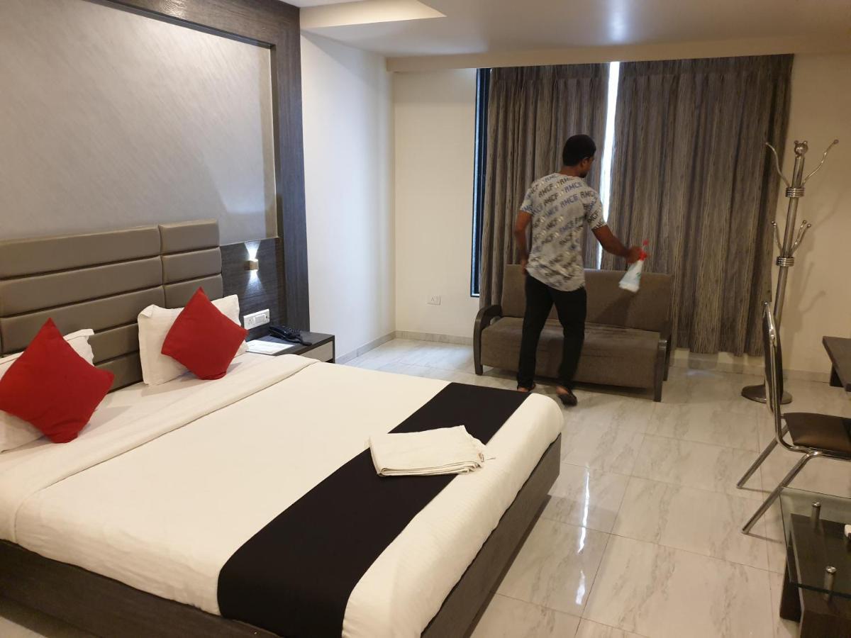 Hotel Unity Ahmedabad Exterior photo