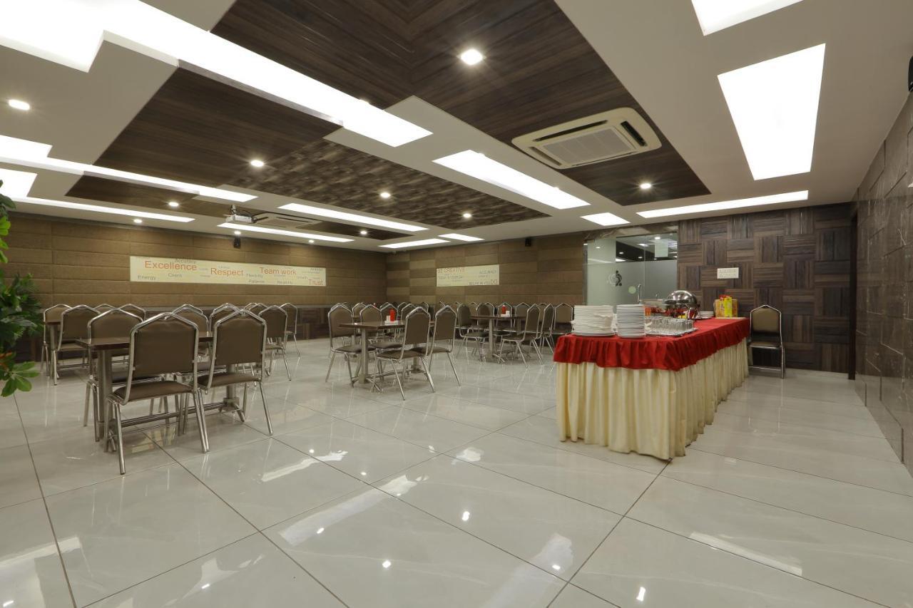 Hotel Unity Ahmedabad Exterior photo